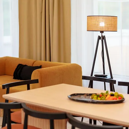 Arche Fabryka Samolotow W Mielnie 公寓式酒店 4*