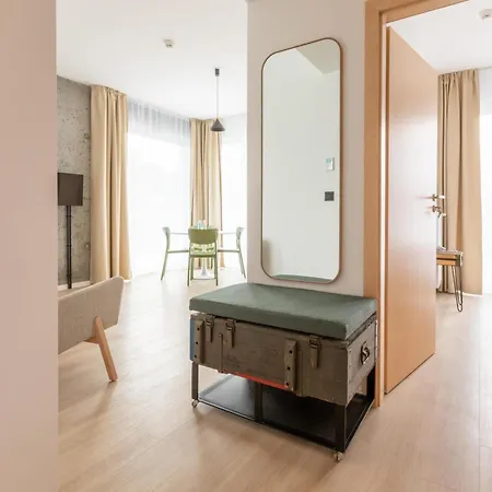 Aparthotel Arche Fabryka Samolotow W Mielnie *