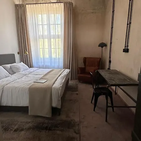 Arche Fabryka Samolotow W Mielnie Lägenhetshotell