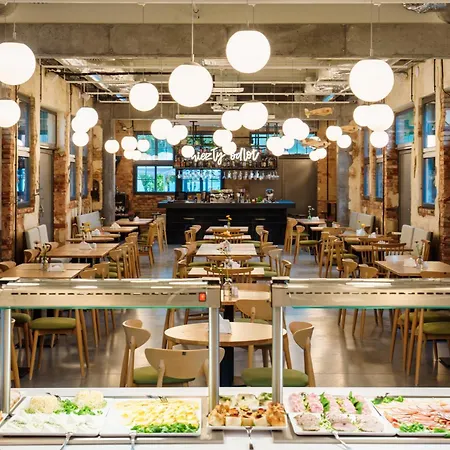 Lägenhetshotell Arche Fabryka Samolotow W Mielnie