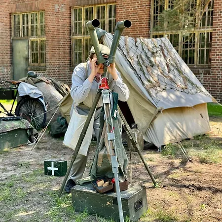 Arche Fabryka Samolotow W Mielnie Lägenhetshotell